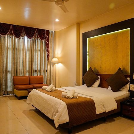 Hotel Viva Inn Yerandwane Zewnętrze zdjęcie